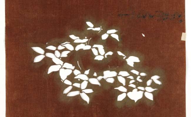 Katagami stencil with a foliar design